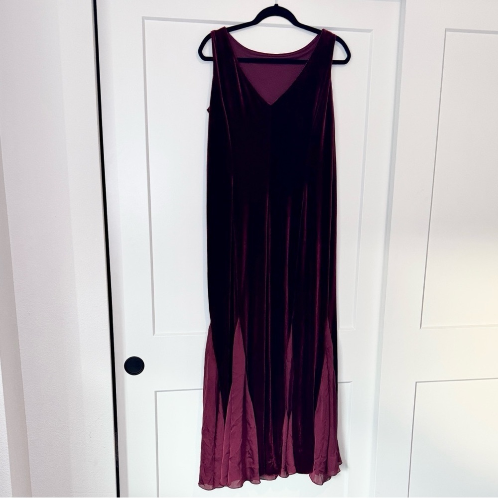 A. Byer Vintage Burgundy Velvet Sleeveless Dress with Handkerchief Hem - Picture 2 of 11